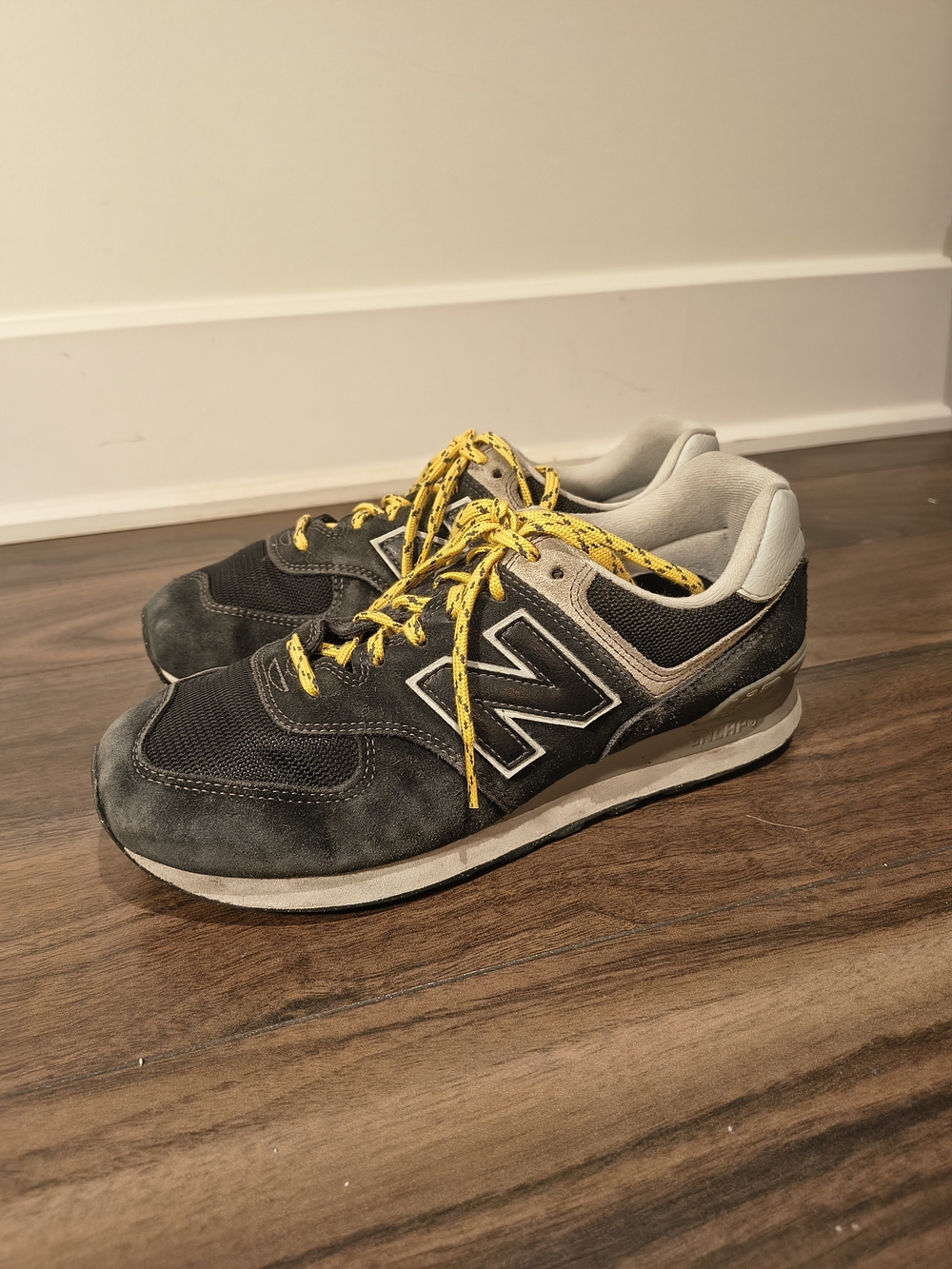 New Balance 574 Core ML574EVB 4E Extra Wide Men’s 8 Black Grey Sneakers